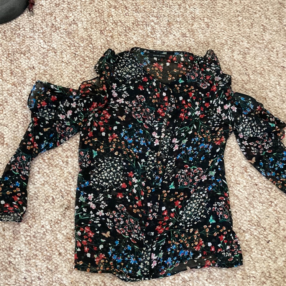 Walter Baker, cold shoulder blouse with ruffle at shoulder, cutaway and sleeve